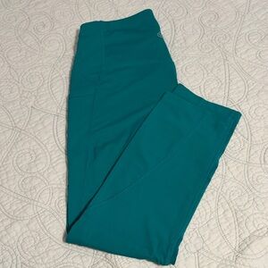 Jade Green Cropped Athletic Leggings w/side pockets